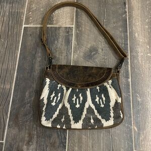 Myra Shoulder Bag